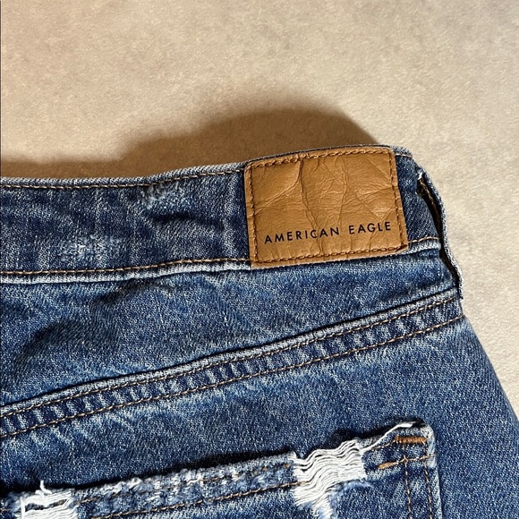 New American Eagle MOM Jean Distressed Denim Shorts. Size 12. Stretch Waist - Picture 6 of 10